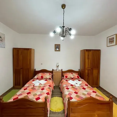 Holiday home Dolina Mira Knic